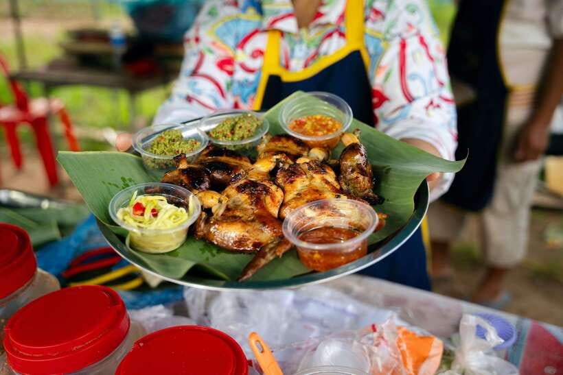 Siem Reap's Ultimate Street Food Tour by Tuk Tuk - How much food and drink do you really get?