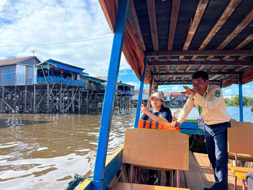 Siem Reap: Tonle Sap and Kampong Phluk Tour with Street Food - The flooded forest and the Buddhist monastery
