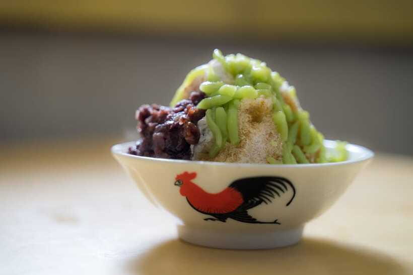 Singapore: Chinatown Hawker Food Tour with 7 Food Tastings - Dessert and the question of substitutions