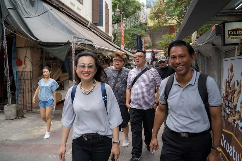 Singapore: Chinatown Hawker Food Tour with 7 Food Tastings - Practical advice for a smoother food walk