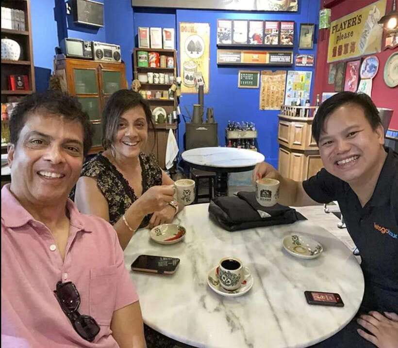 Singapore: Chinatown Street Food Tour - Chinatown Heritage Centre and the first look at the district