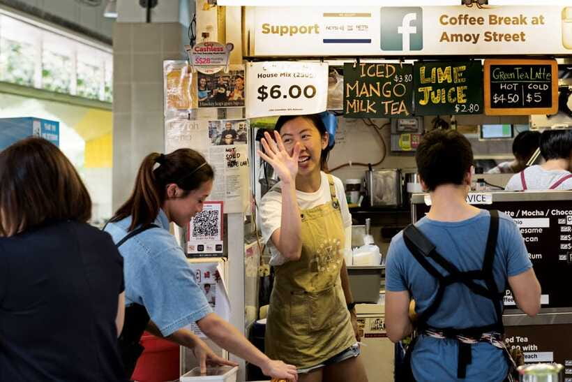 Singapore: Lau Pa Sat Night Street Food with Marina Bay Walk - Timing, pace, and who should book