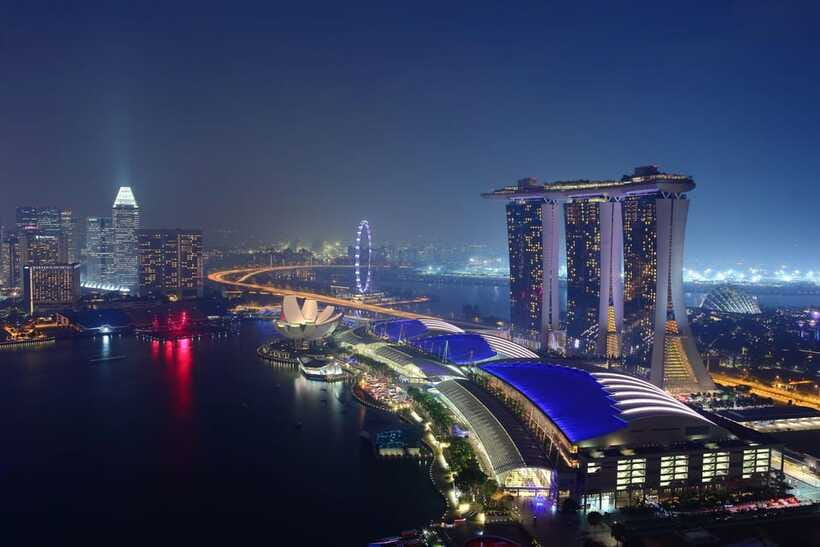 Singapore: Lau Pa Sat Night Street Food with Marina Bay Walk - How to decide if $113 is fair