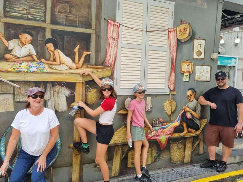 Singapore: Local Hawker Food Tour with Tastings - Who should book this Chinatown food walk?