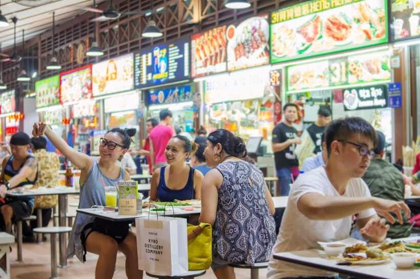 Singapore: Local Street Food Tasting Tour - The guide can make or break the experience