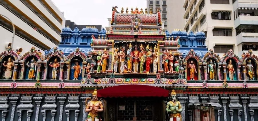 Singapore: Street Food & Ethnic Quarters Kick Scooter Tour - Kampong Glam ends with dessert