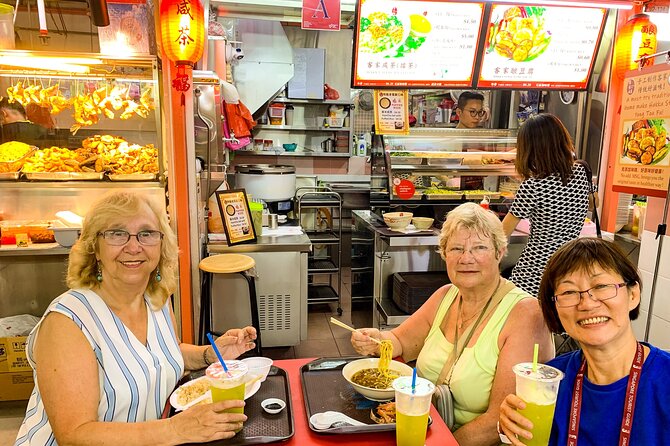 Singapore Street Food Tour with a Local: A Feast for Foodies 100% Personalized - The first tastings: learning how hawker food works