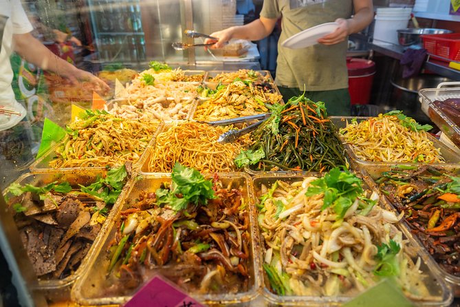 Singapore: UNESCO Street Food & Cultural Experience - Chinatown starts the Singapore food lesson
