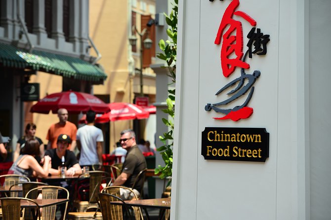 Small Group: Michelin and Local Hawker Food Tour with 9 tastings - Starting with 9:30 a.m. tastings