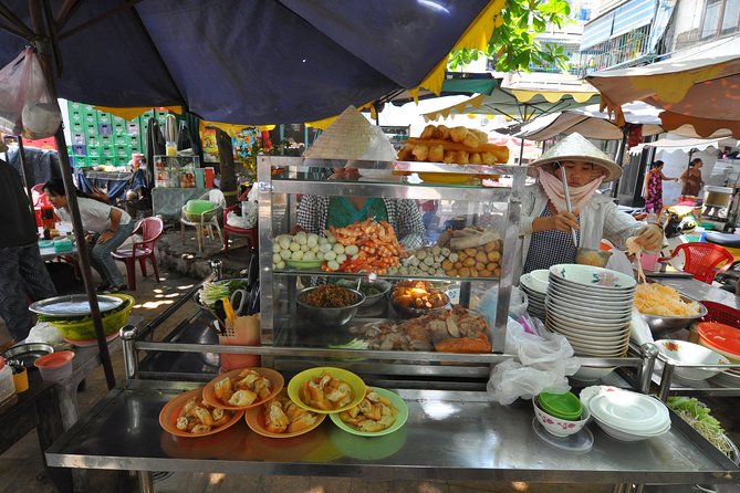 Small-group Street Food Lover by Motorbike (04 hours) - The guide makes the difference