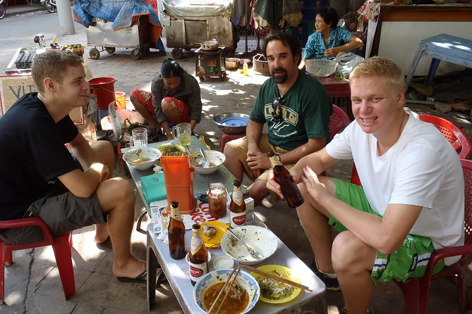 Small-group Street Food Lover by Motorbike (04 hours) - The best way to prepare