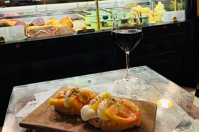 Street food and pasta in Rome - Crossing Isola Tiberina for a cream-filled maritozzo