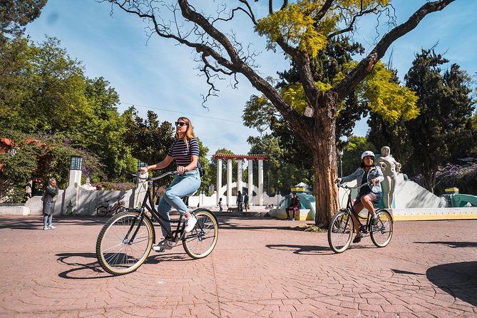 Street Food Bike Tour / Mexico is not only Tacos / All Inclusive - Riding the main avenue and finishing with a michelada