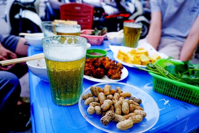 Street Food by Walking Tour for 3 hours in Hanoi, Vietnam - Eight or more dishes, with room for surprises