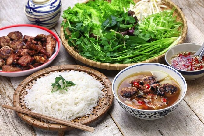Street Food by Walking Tour for 3 hours in Hanoi, Vietnam - Why the tour works best on your first Hanoi evening
