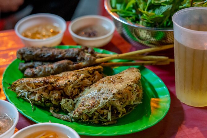 Street Food by Walking Tour for 3 hours in Hanoi, Vietnam - The 6:00 pm pickup and first steps