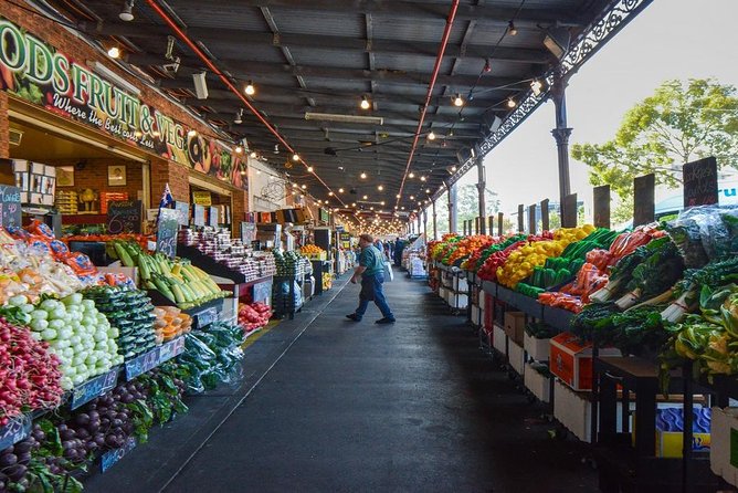 Street Food & Street Art, Backroads & Boroughs - What the guides add to the day