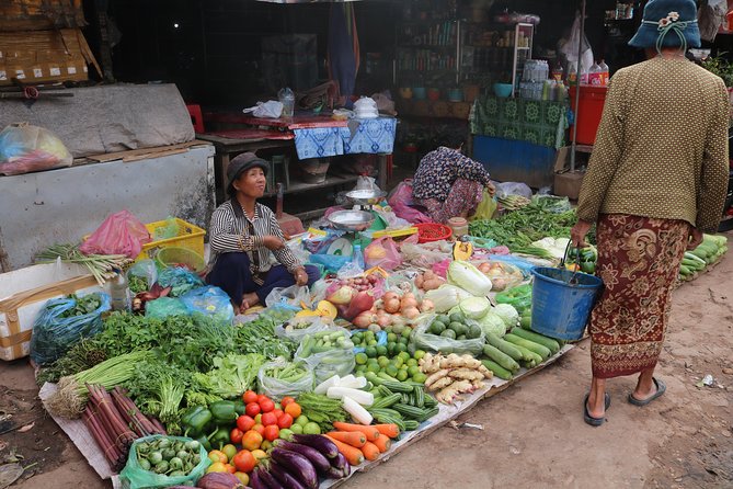 Street Food Tasting Tour including Dinner - Timing, weather, and cancellation details