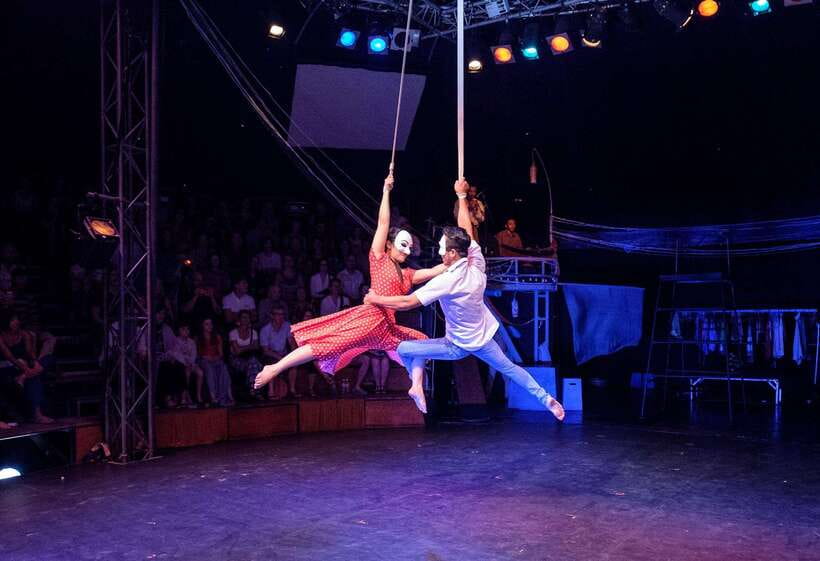 Street Food Tour and Phare Circus with Tuk-Tuk Transfers - The night market and Cambodia’s adventurous snacks
