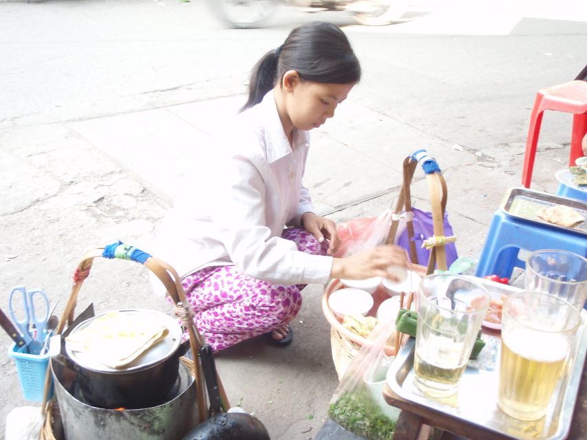 Street Food Tour Hanoi and Train Street Experience - Who should book this food and Train Street walk?