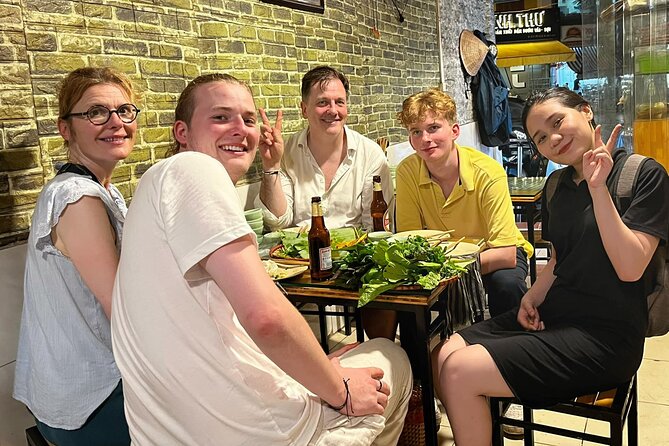 Street Food Tour with a Guide - Food expectations and possible limits