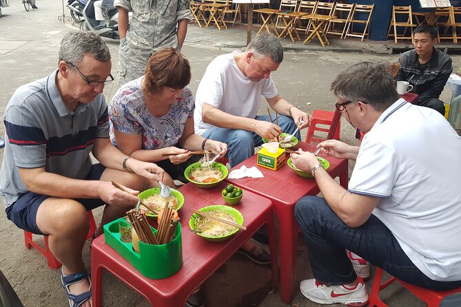 Street Food Tour with Hanoian Snacks - The hidden-street banh mi stop