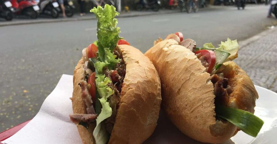 Street Food Walking Tour in Hoi An with 5 Local Tastings - Walking through Hoi An’s old lanes