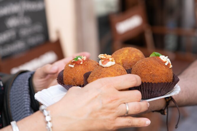 Syracuse Ortigia - Sicilian Street Food Tour by Do Eat Better - What the food tells you about Sicily