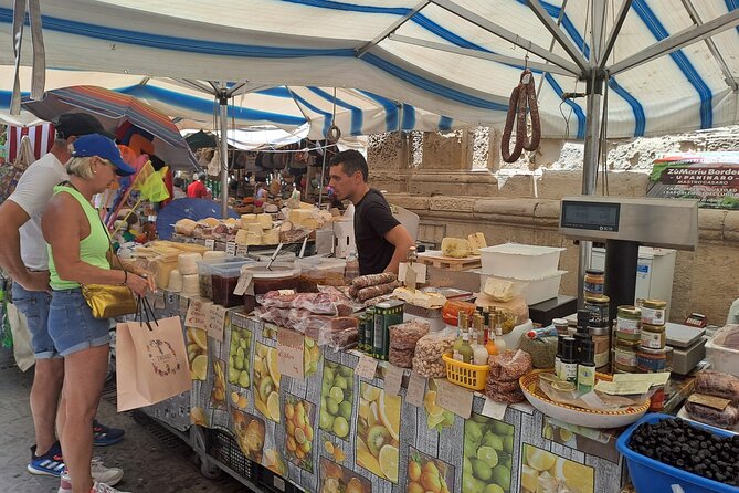 Syracuse Ortigia - Sicilian Street Food Tour by Do Eat Better - Stop two: Impanata in Piazza Archimede