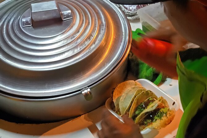 Taco Tour in Oaxaca : delicious street food by bike - Stop 2: Oaxaca’s Zocalo