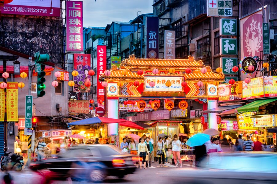 Taipei: 2-Hour Raohe Night Market Walking Tour - How the food guidance adds value