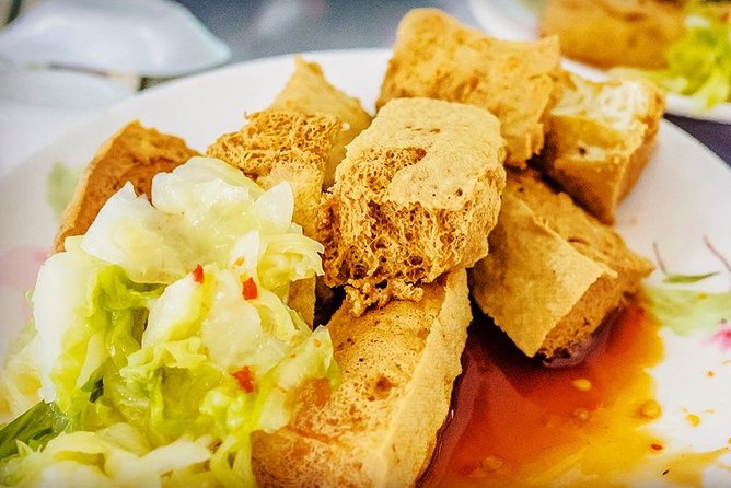 Taipei Food Tour: Night Market & Convenience Store(Food Included) - Food portions, dietary concerns, and comfort