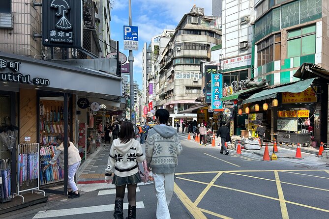 Taipei Hidden Eats, Market & Street Food Tour with 8+ Tastings - Key points at a glance