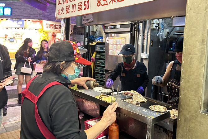 Taipei Hidden Eats, Market & Street Food Tour with 8+ Tastings - Guides, group mood, and the teaching side