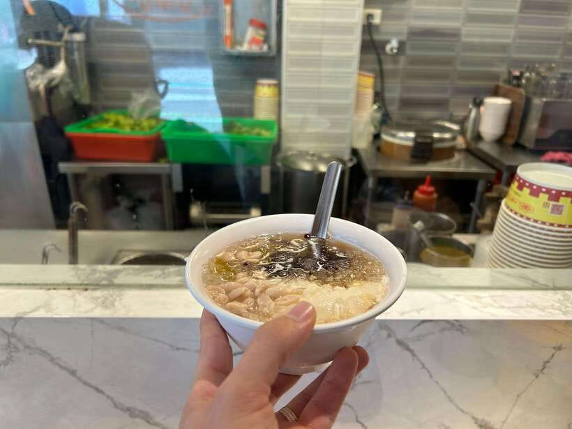 Taipei: Street Food & Hidden Eats Night Market Food Tour - Should you book it?