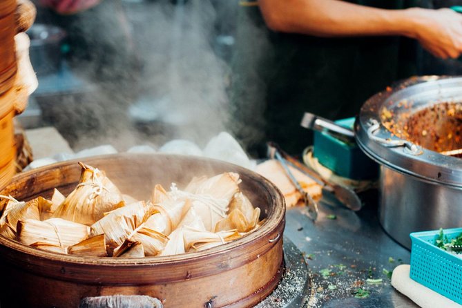 Taipei Street Food & Night Market Tour with a Local: Private & Custom - The guide makes or breaks the evening