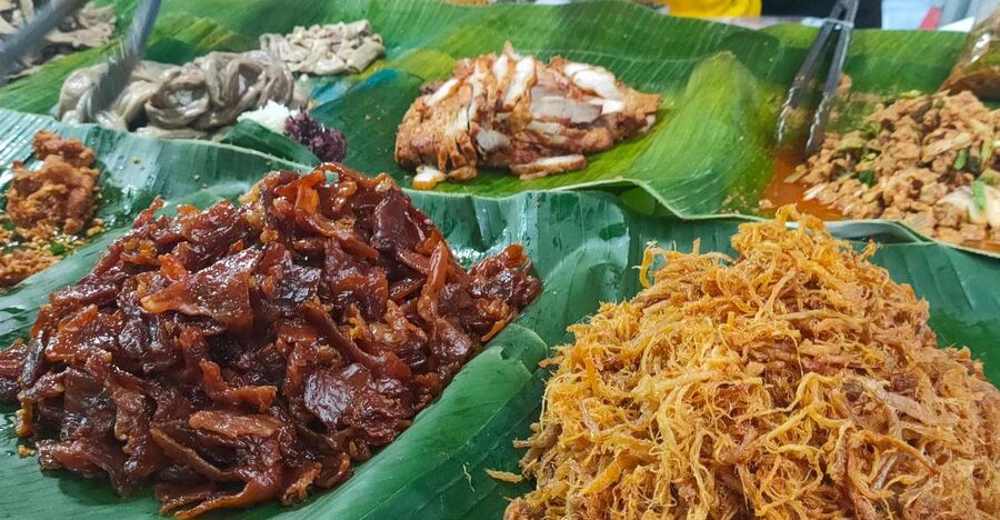 Takua Pa: Food Market, Tsunami Museum, Temple, & Old Town - Kong Kha Temple mixes devotion with modern design