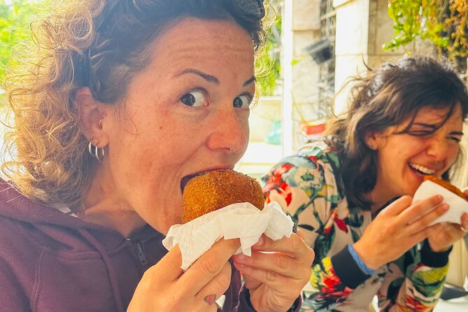 Taormina: Sicilian Street Food & Wine Tour by Do Eat Better - The food is generous, so plan your appetite