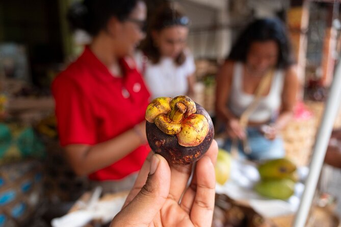 Taste & Explore Bali: Denpasar Street Food & Historic Sites - What the guide adds to the evening