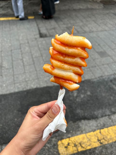 Taste hidden street food in Seoul with a 2.5h food tour - English and French guidance