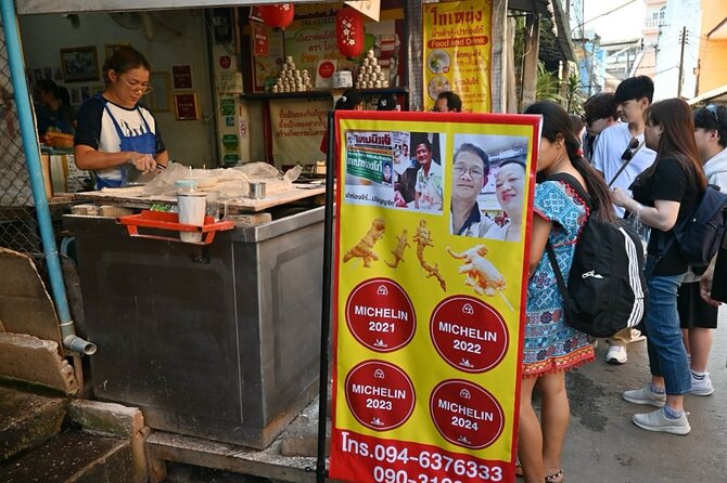 Taste of Chiang Mai: Michelin Guide Street Food Small Group 2Hr - What the guide adds beyond the food