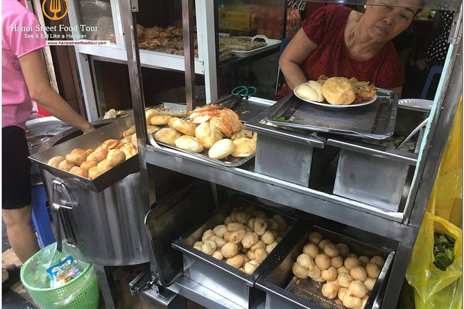 Tasting 8 Different Hanoi Street Foods at Noon Time - A lunchtime introduction to Hanoi street food
