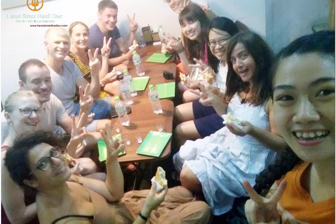 Tasting 8 Different Hanoi Street Foods at Noon Time - Walking the Old Quarter with a local guide