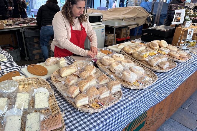 Tasty Barcelona Street Food Tour With Local Market Visit - Starting at La Boqueria and walking Las Ramblas