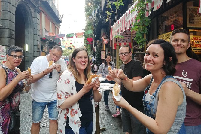 Tasty Naples Street Food Tour of MustEat Gourmet Specialties and MustSee Sites - What the guides add to the food