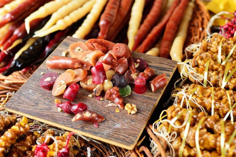Tbilisi: Street Food & Sightseeing Tour with Local Markets - A modern food hall changes the pace