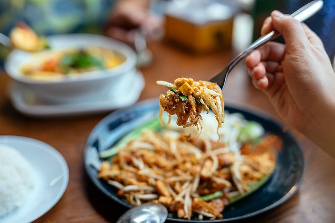 The 10 Tastings of Chiang Mai With Locals: Private Street Food Tour - Chang Phueak Gate and the heavier dishes