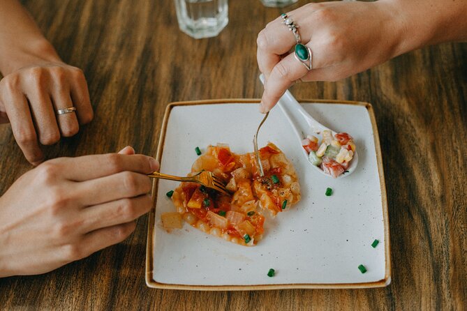 The 10 Tastings of Hoi An: Private Street Food Tour - Central Market, fresh fruit, and the heart of Hoi An