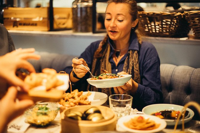 The 10 Tastings of Hong Kong With Locals: Private Street Food Tour - Why this tour works as a Hong Kong introduction