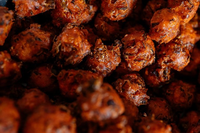 The 10 Tastings of Mumbai With Locals: Private Street Food Tour - Starting in Dadar with a local introduction